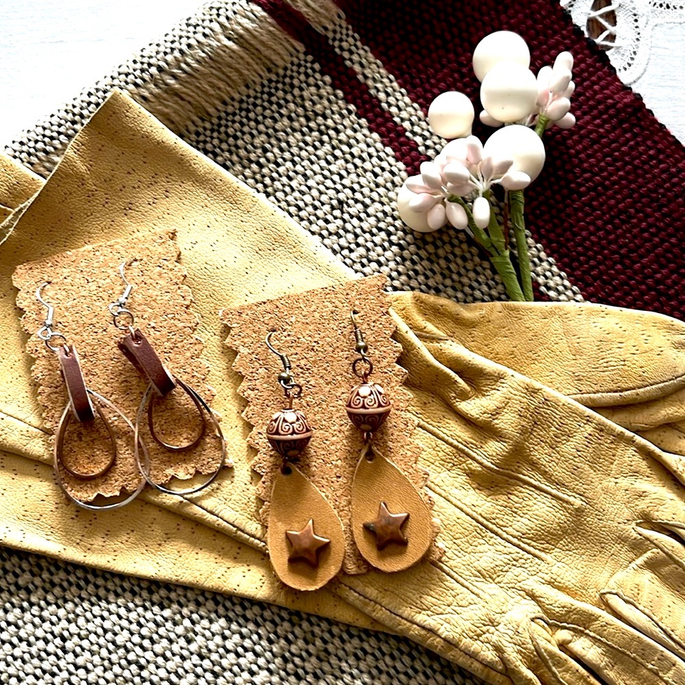 Rustic leather earrings!